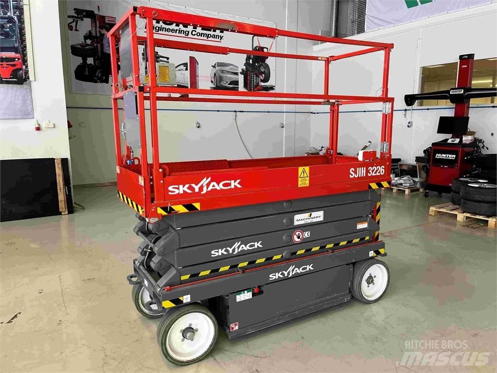 SkyJack SJ3226 剪式升降機