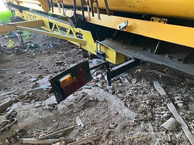New Holland CX 8060 聯合收穫機