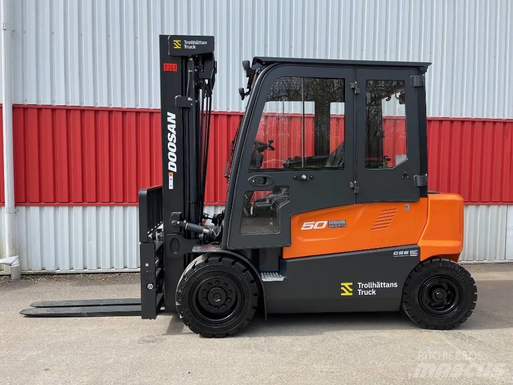 Doosan B 50 X-7 電動堆高機