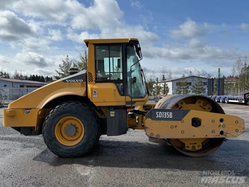 Volvo SD 135 B 單輪滾壓機