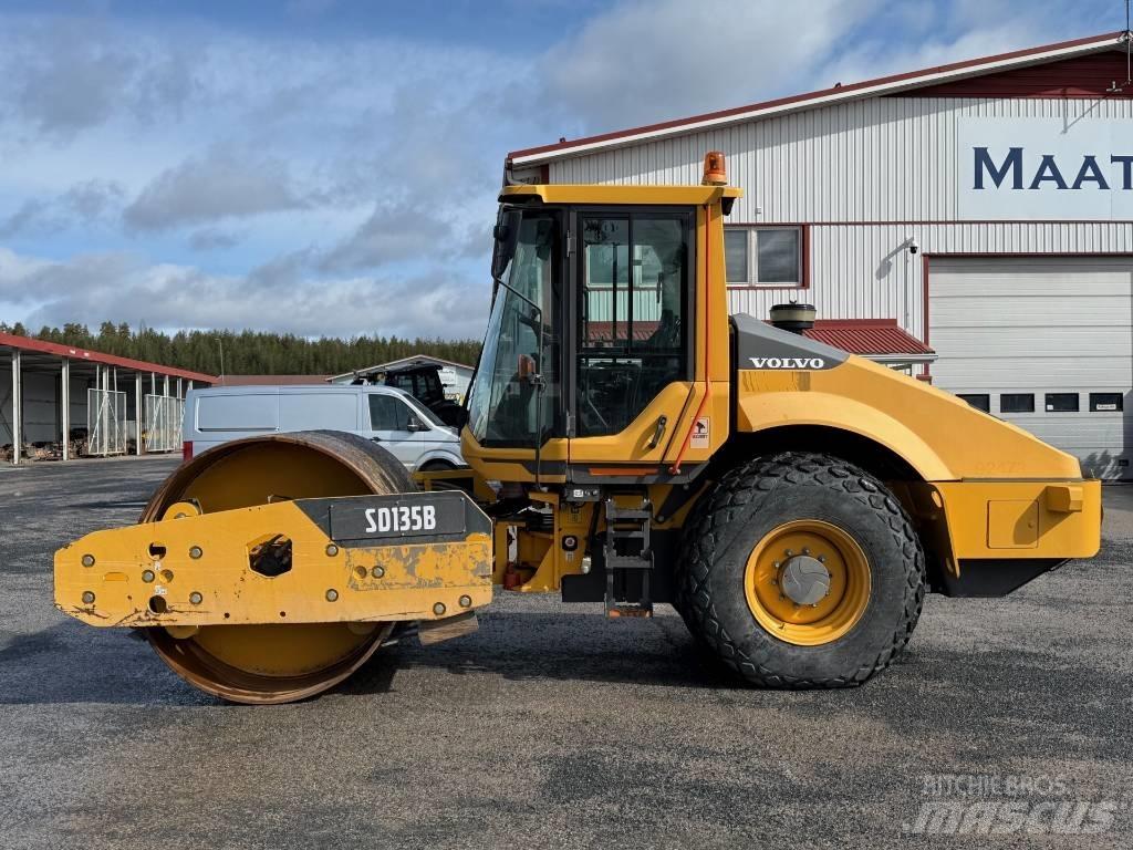 Volvo SD 135 B 單輪滾壓機