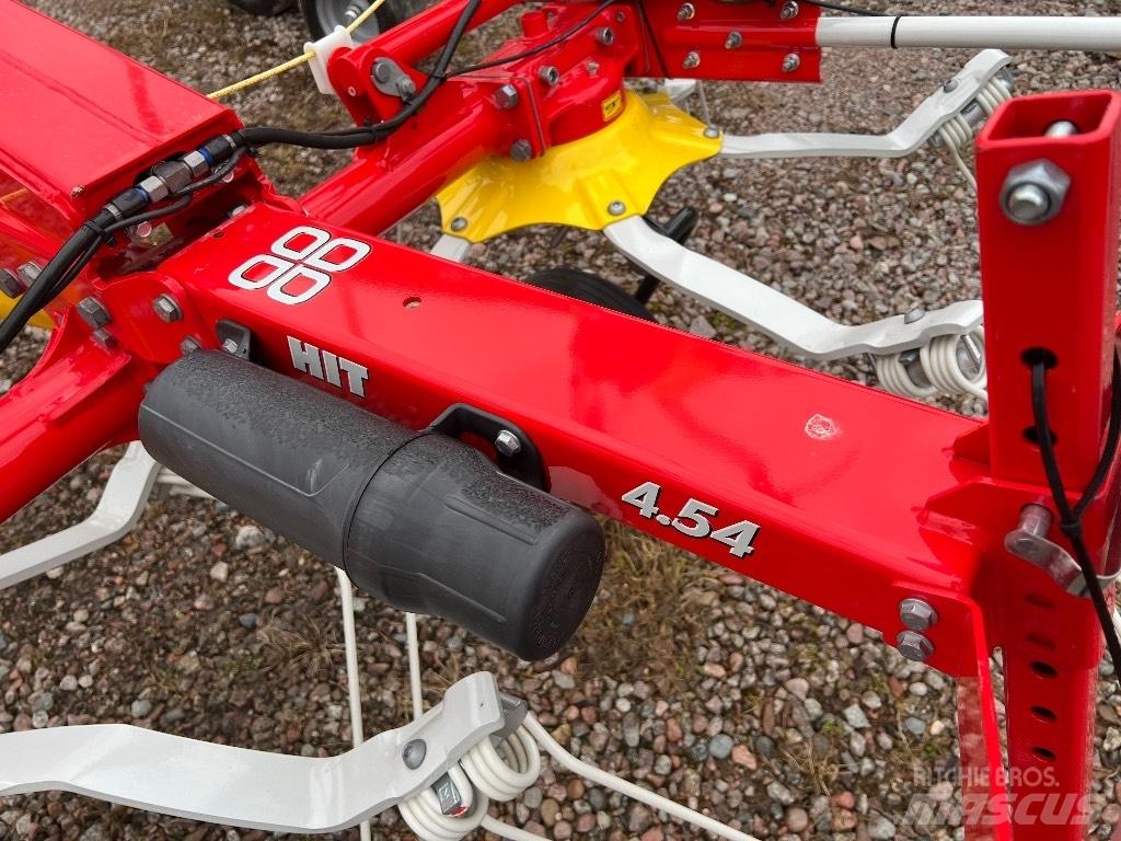 Pöttinger Hit 4.54 耙與翻草機