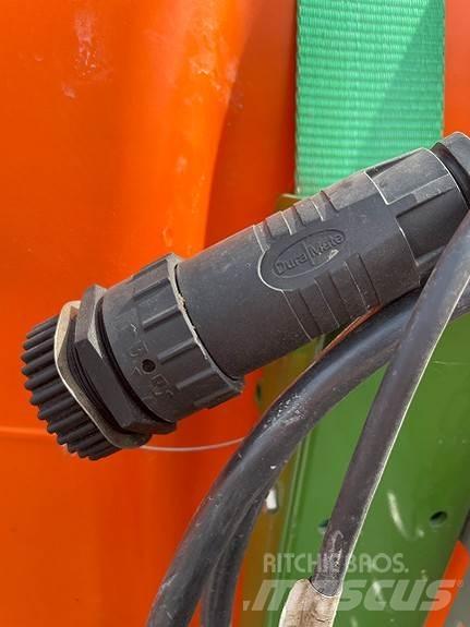 Amazone UF901 自走式噴霧機