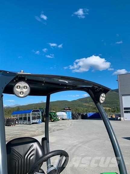 Avant 635i 滑移轉向裝載機
