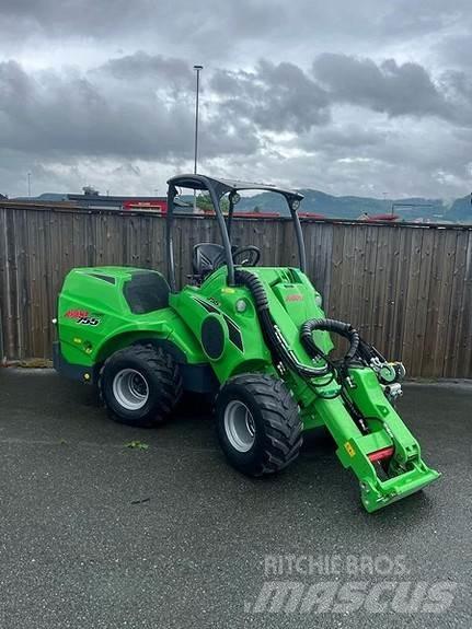 Avant 755i 滑移轉向裝載機