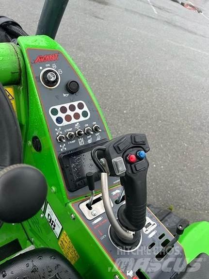 Avant 755i 滑移轉向裝載機