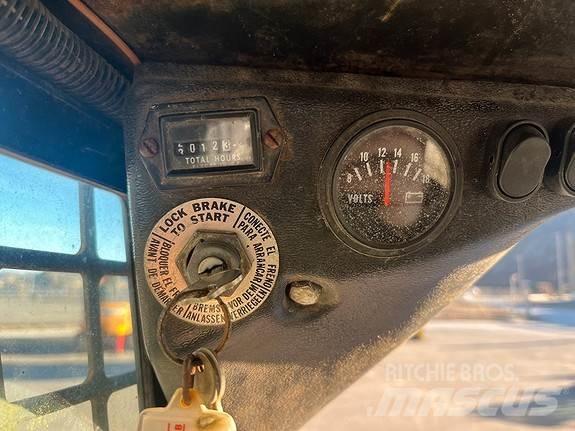 Bobcat 743 滑移轉向裝載機