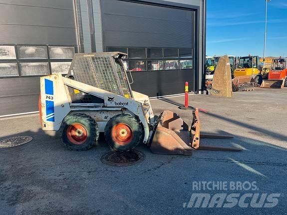 Bobcat 743 滑移轉向裝載機