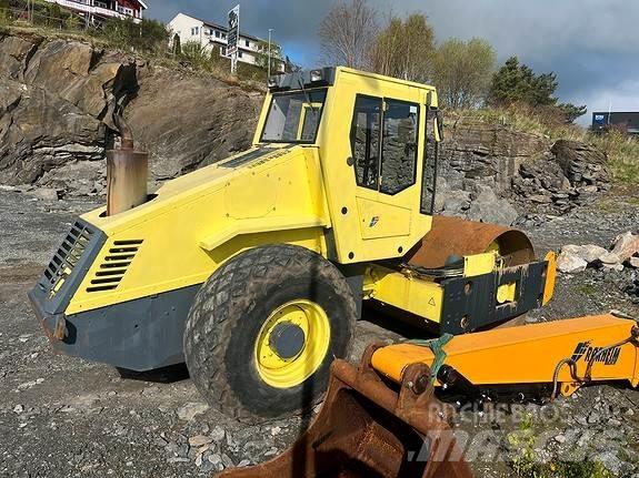 Bomag BW211 D-3 瀝青攤舖機/鋪路機