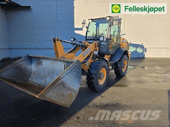 CASE 321f 輪胎式裝載機