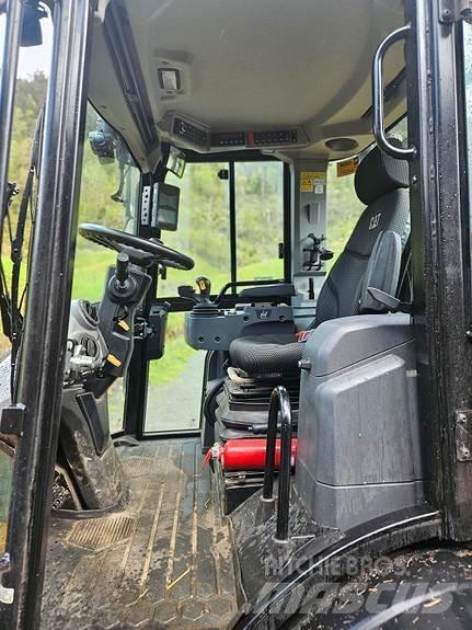 CAT 906-HF 輪胎式裝載機