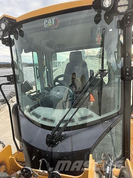 CAT 930M 輪胎式裝載機
