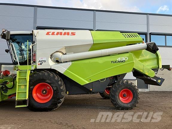 CLAAS Tucano 430 聯合收穫機