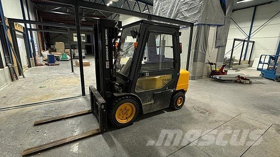 Daewoo D33S-3 柴油卡車