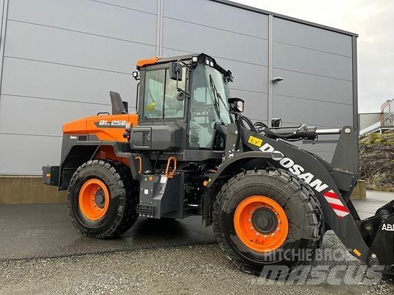 Doosan DL250-7 輪胎式裝載機