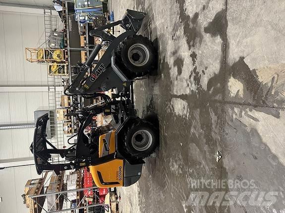 GiANT G2500HD+ 滑移轉向裝載機