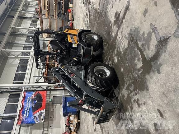 GiANT G2500HD+ 滑移轉向裝載機