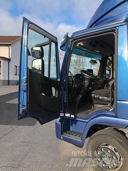 Iveco 120ELG 貨箱式卡車