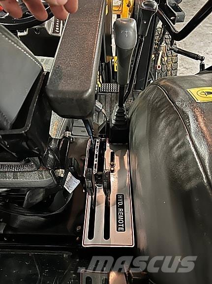 JCB 360 曳引機
