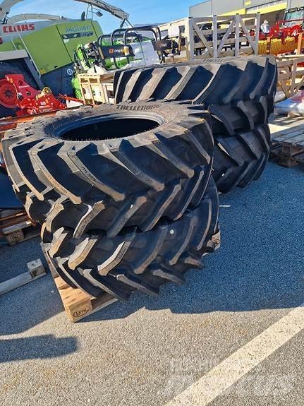 John Deere  曳引機