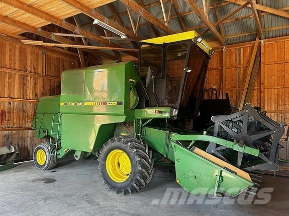 John Deere 1032 聯合收穫機