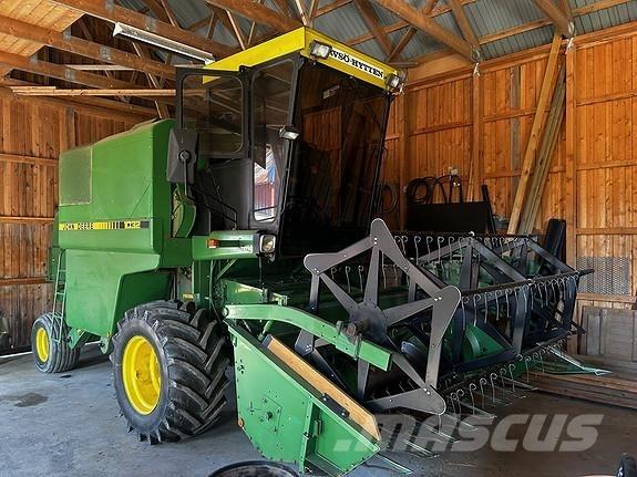 John Deere 1032 聯合收穫機