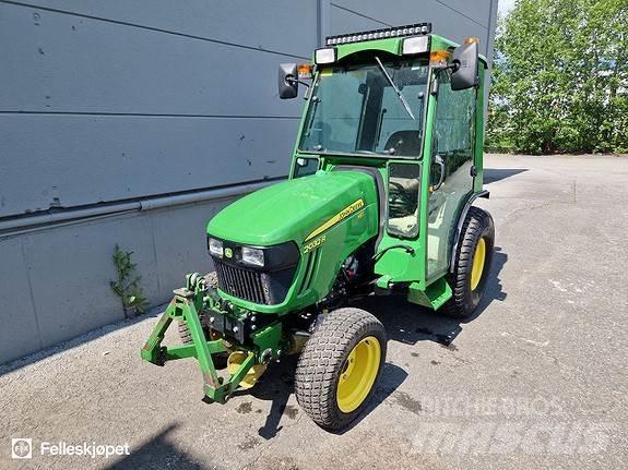 John Deere 2032R 曳引機