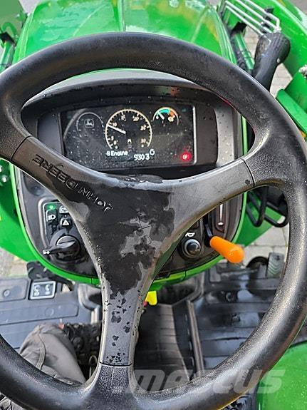 John Deere 3038E 曳引機