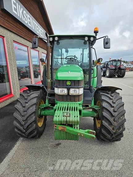 John Deere 5820 曳引機