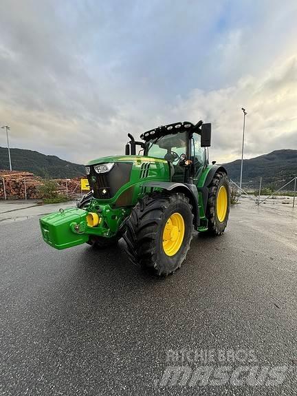 John Deere 6215R 曳引機