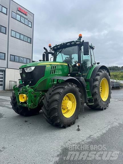 John Deere 6215R 曳引機