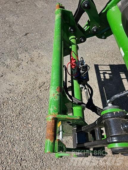 John Deere 6r215 曳引機