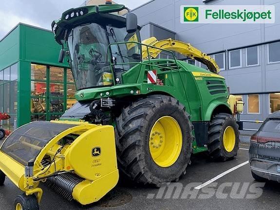 John Deere 8400 堆草機