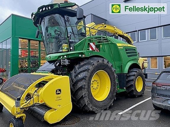 John Deere 8400 堆草機