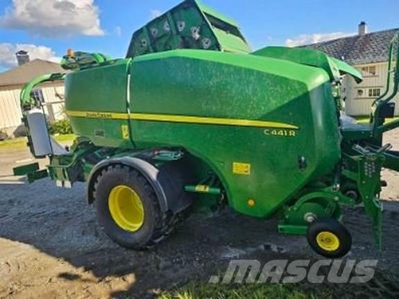 John Deere C441R 圓型牧草打包機