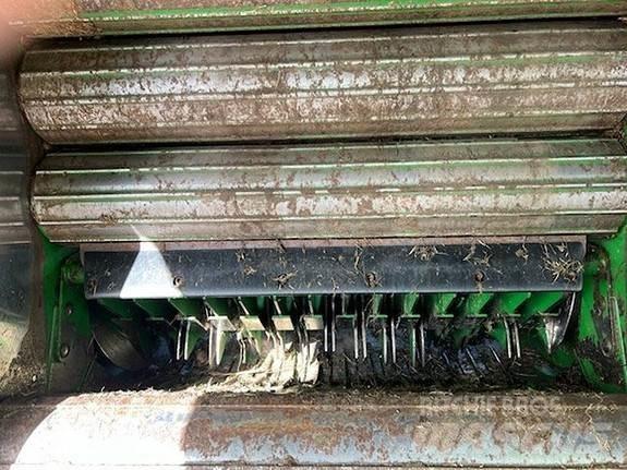 John Deere F441 圓型牧草打包機