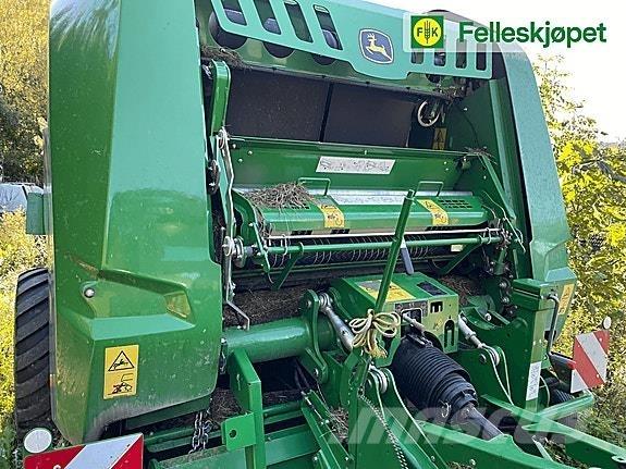 John Deere V451r 圓型牧草打包機