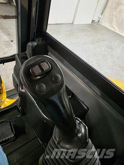 Komatsu PC26MR-3 小型挖土機/掘鑿機<7t(小型挖掘機)