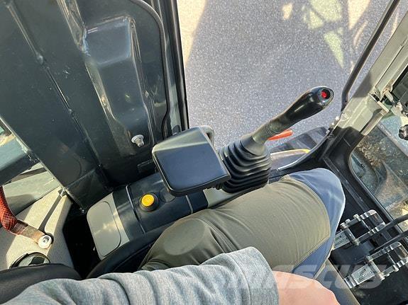 Komatsu PC50 MR-2 小型挖土機/掘鑿機<7t(小型挖掘機)