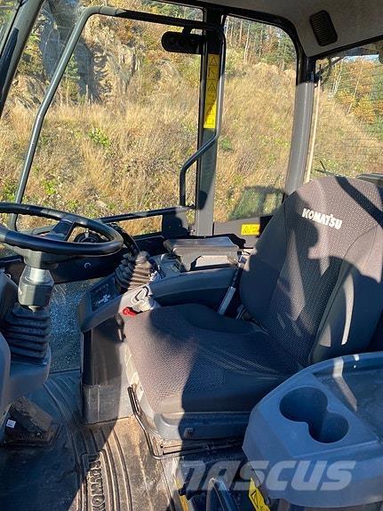 Komatsu WA80M-7 輪胎式裝載機