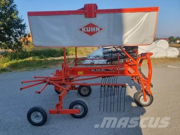 Kuhn GA 4121 GM 堆草機
