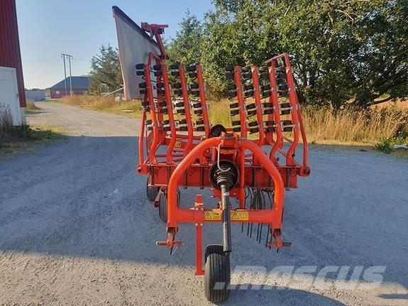 Kuhn GA 4121 GM 堆草機