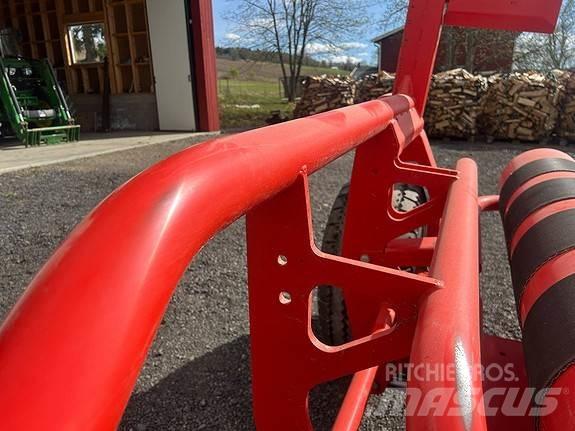Kuhn RW1610 圓型牧草打包機