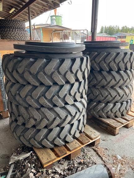 Kumho 10.00-20 輪胎、車輪和輪圈