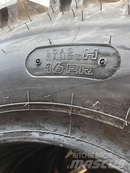 Kumho 10.00-20 輪胎、車輪和輪圈
