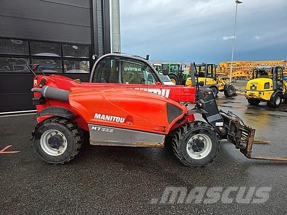 Manitou MT 625 伸縮臂操作車