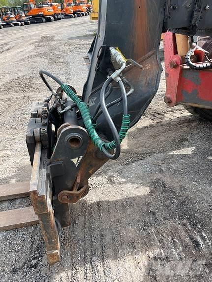 Manitou MT1740 伸縮臂操作車