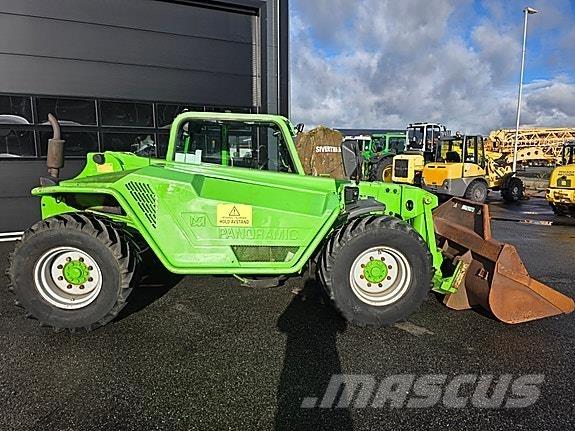 Merlo P26.6LPT 伸縮臂操作車