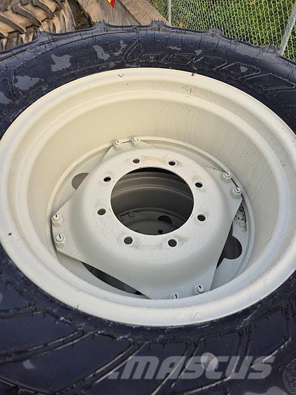 Mitas  輪胎、車輪和輪圈