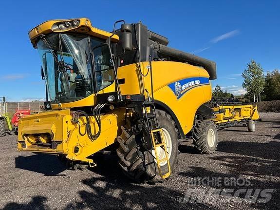 New Holland CX5080 聯合收穫機